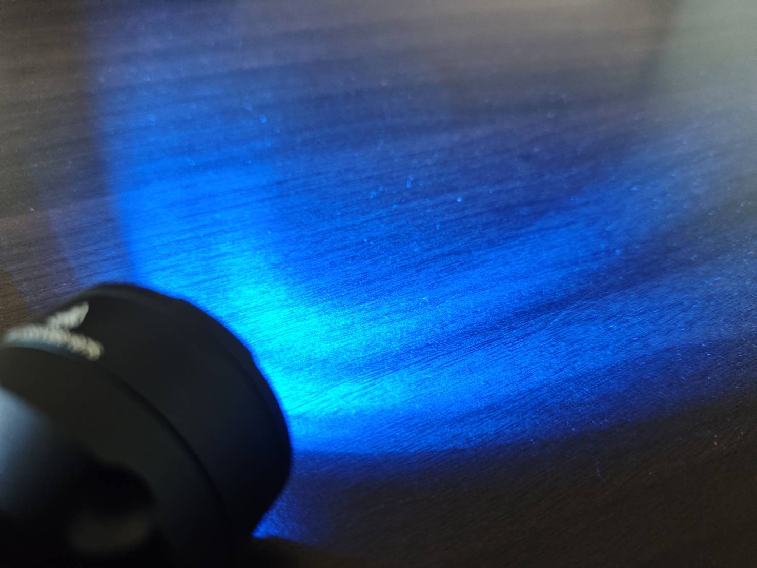 X5UV 尾部磁吸設計